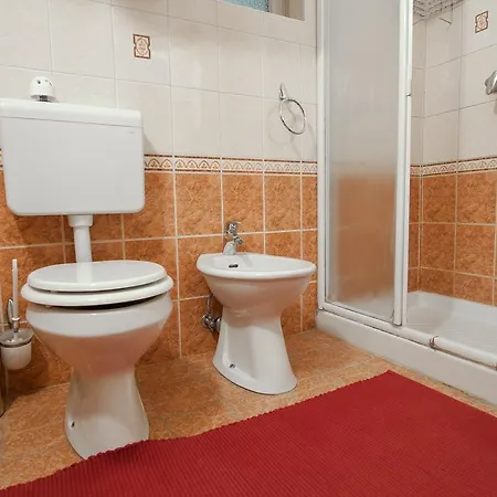 Vega Apartment *